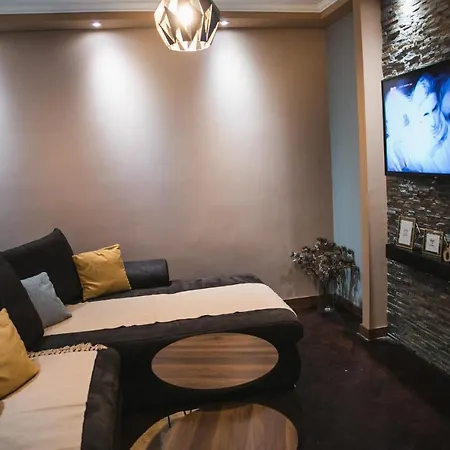 Cosmopolit Apartment *